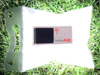 LuminAID(太陽光充電ランタン)
