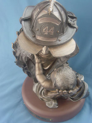 LO@firefighter sculpture@3